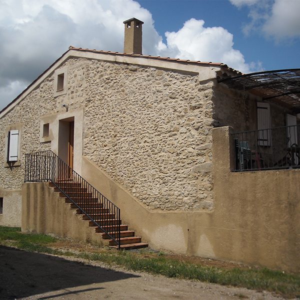Locations de vacances dans le Luberon Gîtes Les Moulières La Grange proche de Forcalquier