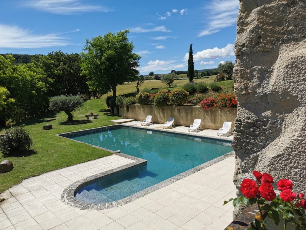 Locations de vacances avec piscine dans le Luberon - Gîtes Les Moulières, proche de Forcalquier